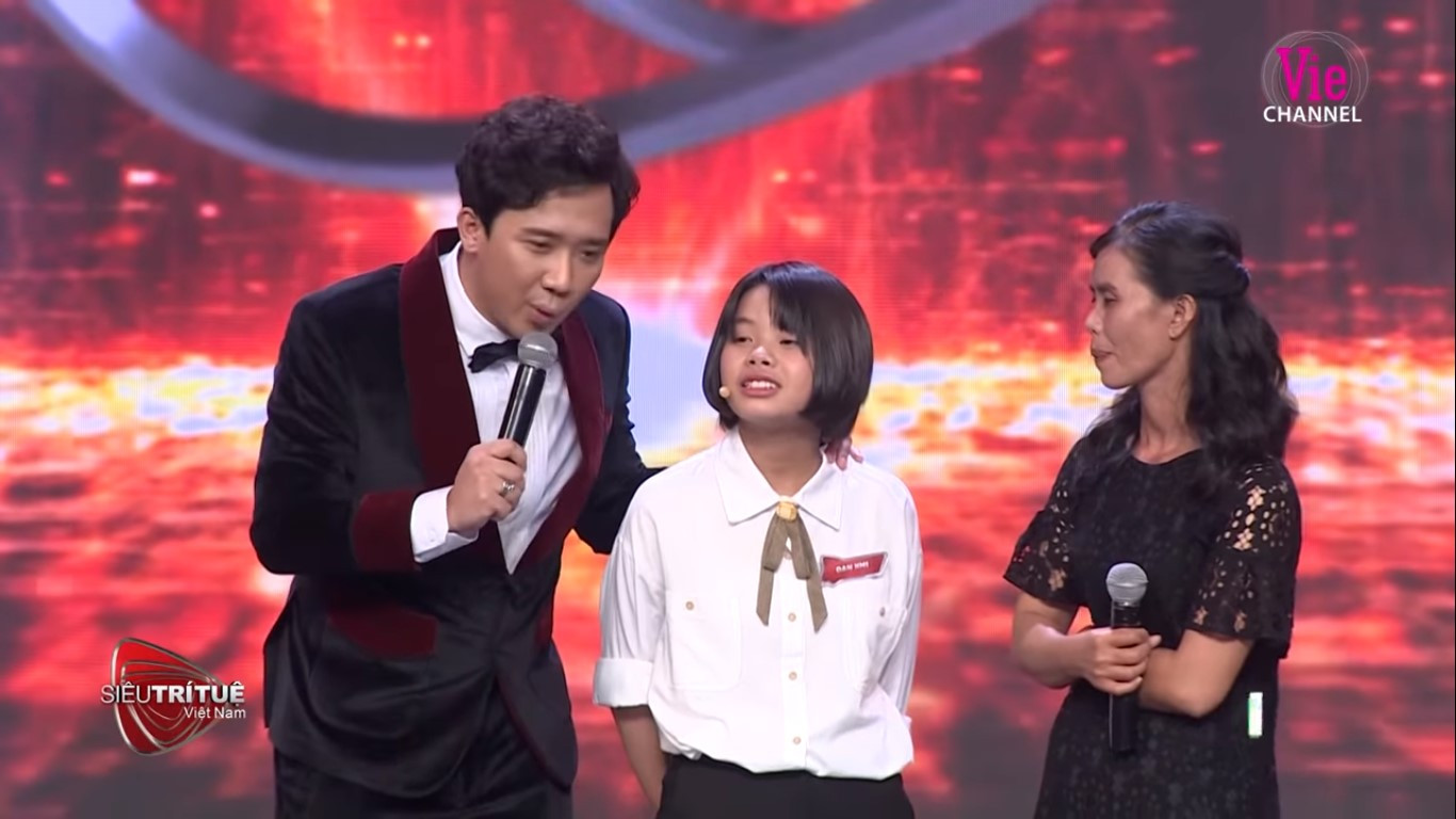 Cô bé nghèo xứ Nghệ gây sửng sốt với khả năng ghi nhớ con số ‘thần sầu’ ảnh 6