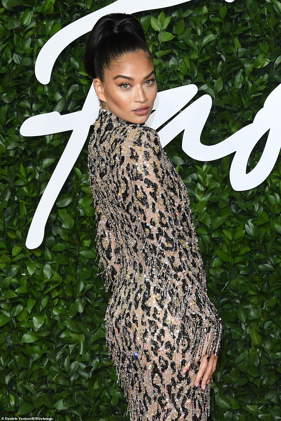 Dàn thiên thần Victoria’s Secret quyến rũ khó cưỡng trên thảm đỏ BFA ảnh 9