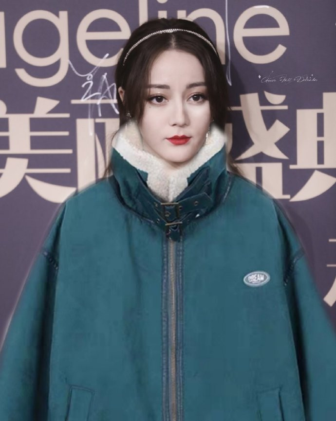 Dân mạng thi nhau gắn đuôi, mặc áo cho Địch Lệ Nhiệt Ba vì ‘hở bạo’ ảnh 13