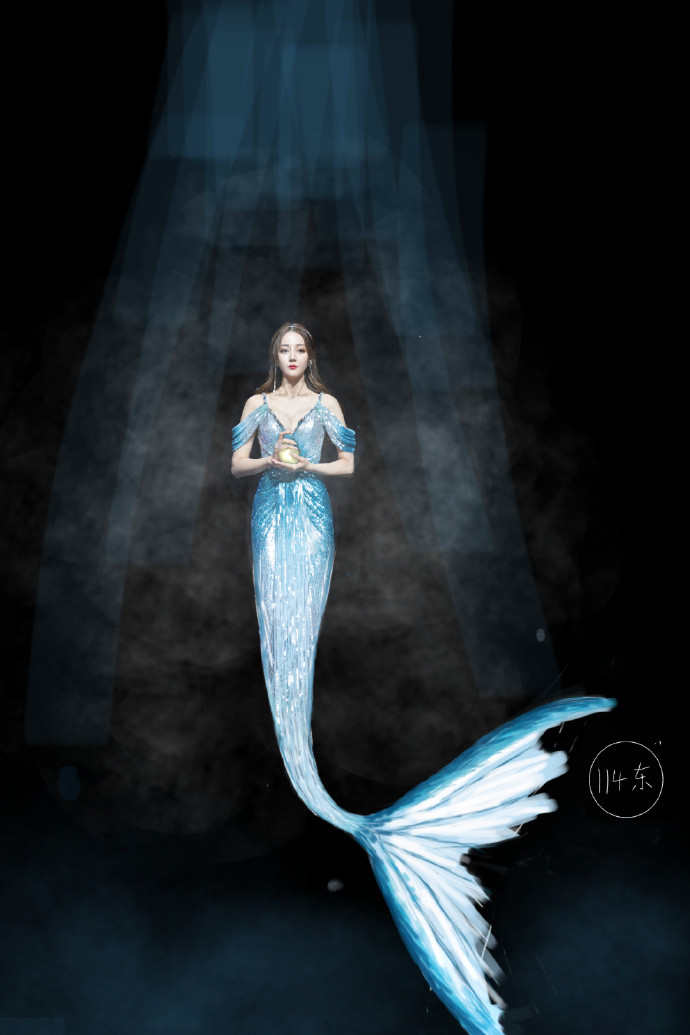 Dân mạng thi nhau gắn đuôi, mặc áo cho Địch Lệ Nhiệt Ba vì ‘hở bạo’ ảnh 8