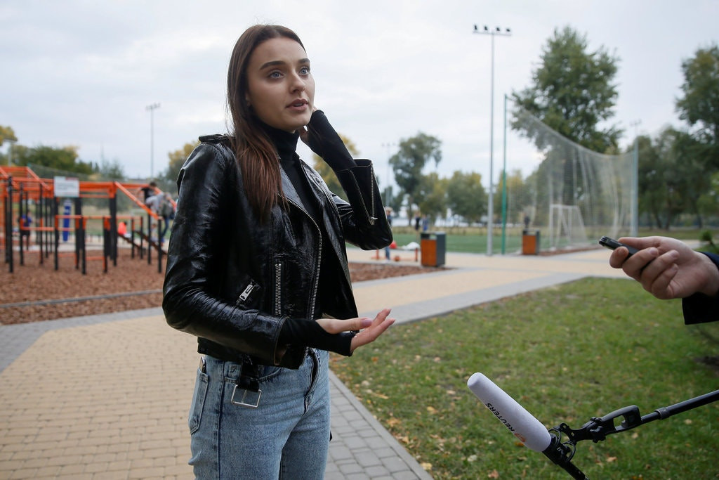 Bị tước vương miện vì có con, người đẹp Ukraine kiện Hoa hậu Thế giới ảnh 3