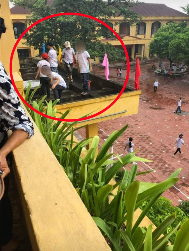 Liên tiếp những vụ tai nạn học đường: Nguy hiểm rình rập ngay trong trường học ảnh 3