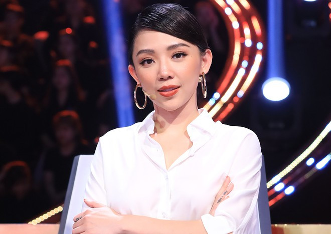Ca sĩ Tóc Tiên cũng lên tiếng bênh vực Thu Hằng. Loạt sao Việt cùng lên tiếng bênh vực nữ quán quân Olympia giữa làn sóng chỉ trích ảnh 4