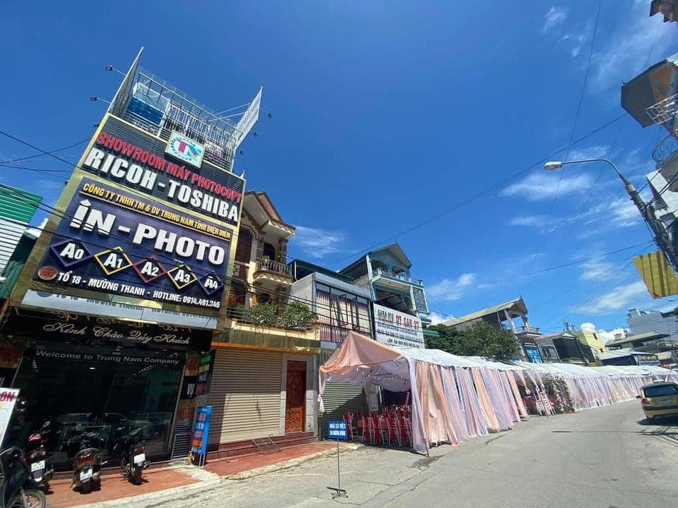 Người dân Điện Biên tới "giải cứu" nhà hàng bị khách “bỏ bom” 150 mâm cỗ cưới ảnh 1