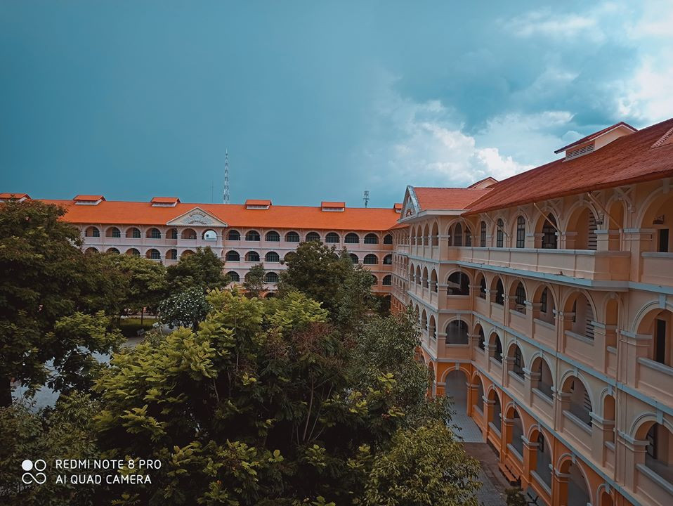 “Ôm tim” trước những ngôi trường view đẹp như phim ảnh 2