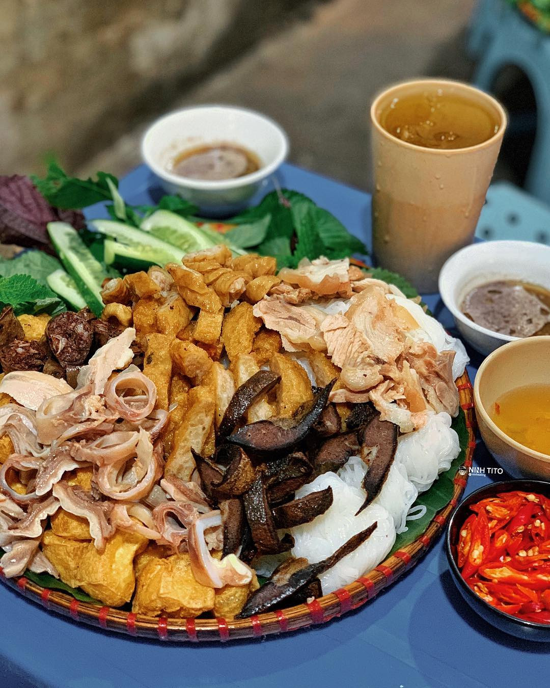 Hà Nội không thiếu quán ngon lại rẻ: Lập hội bún đậu “ăn sập” khu phố cổ mùa Hè này ảnh 5