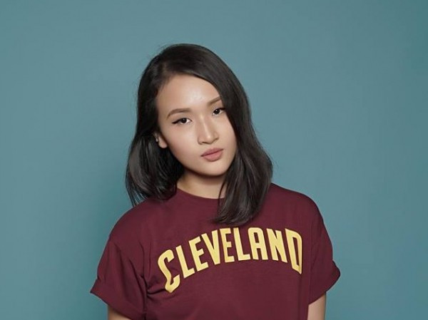 Vlogger Giang Ơi cho rằng không nên chỉ trích thái quá một cô gái chỉ mới 17 tuổi. Loạt sao Việt cùng lên tiếng bênh vực nữ quán quân Olympia giữa làn sóng chỉ trích ảnh 3