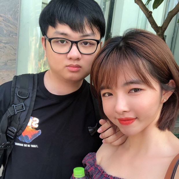 SofM và bạn gái Lily. Dù dang dở giấc mơ vô địch, SofM vẫn là người “viết nên lịch sử” khiến người hâm mộ tự hào ảnh 4
