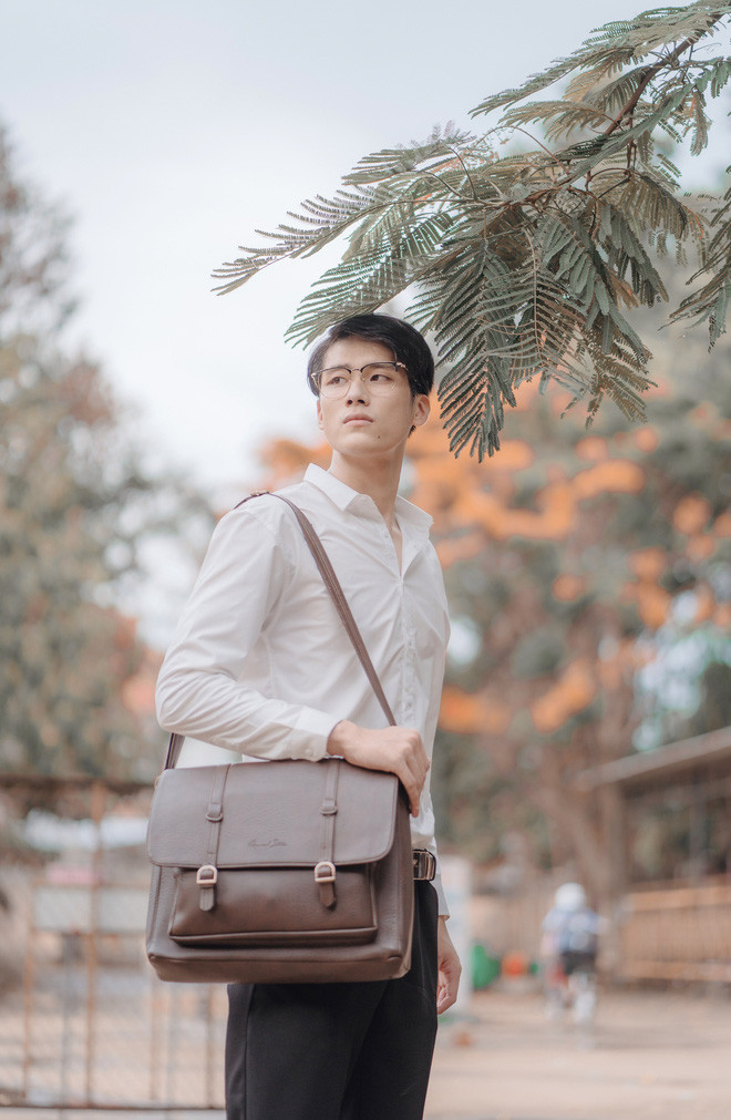 Chàng vận động viên trong bộ ảnh làm “thầy giáo” gây sốt cộng đồng mạng ảnh 1