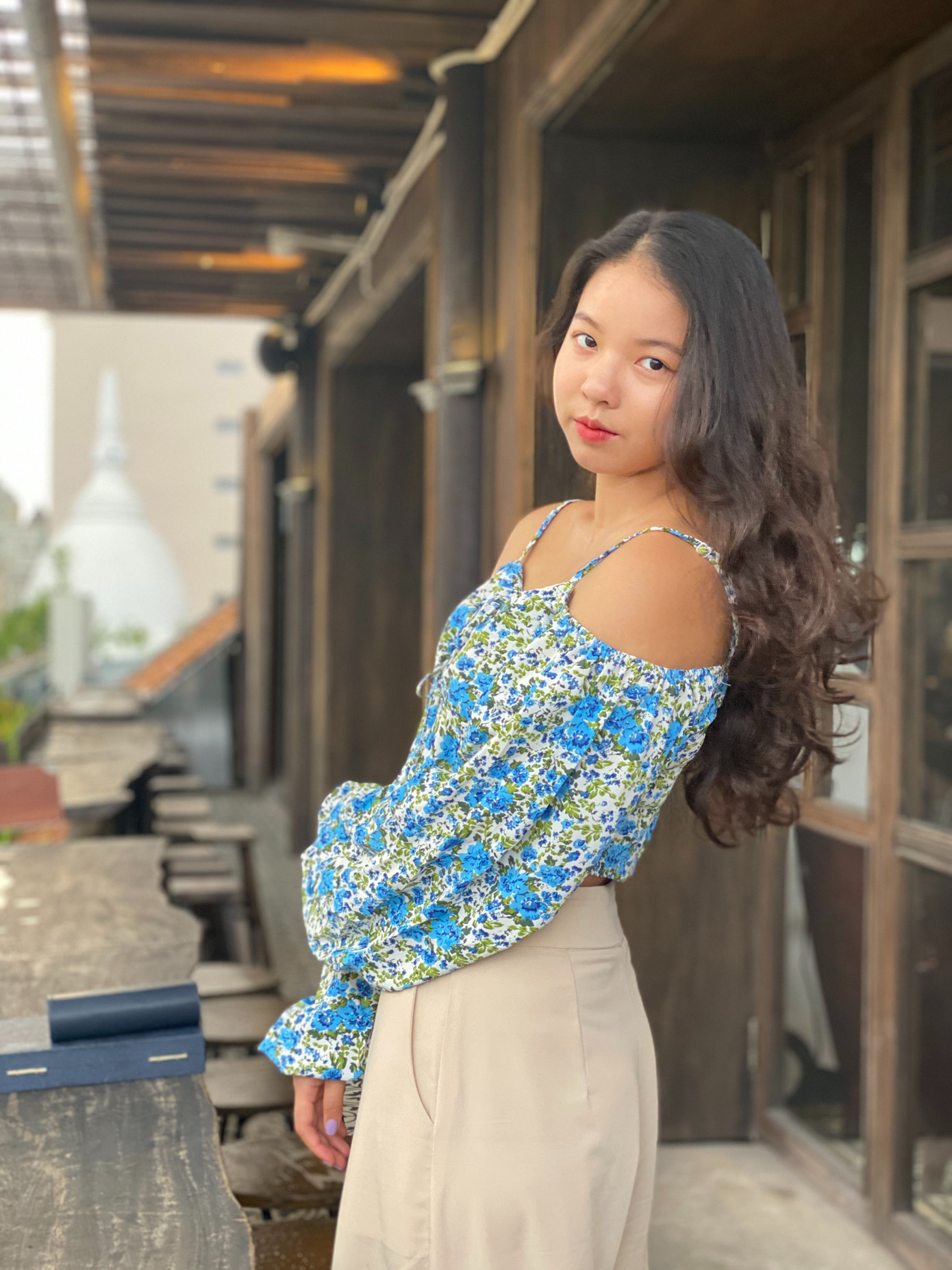 Nữ sinh viên 15 tuổi trở thành YouTuber đầu tiên đưa thể loại vlog lên sóng truyền hình ảnh 4