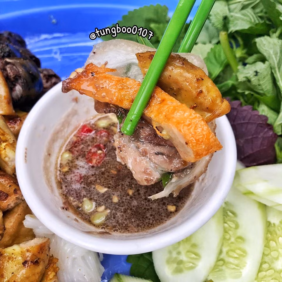 Hà Nội không thiếu quán ngon lại rẻ: Lập hội bún đậu “ăn sập” khu phố cổ mùa Hè này ảnh 2