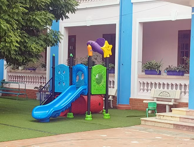 Liên tiếp những vụ tai nạn thương tâm: Cảnh báo an toàn trường học! ảnh 2