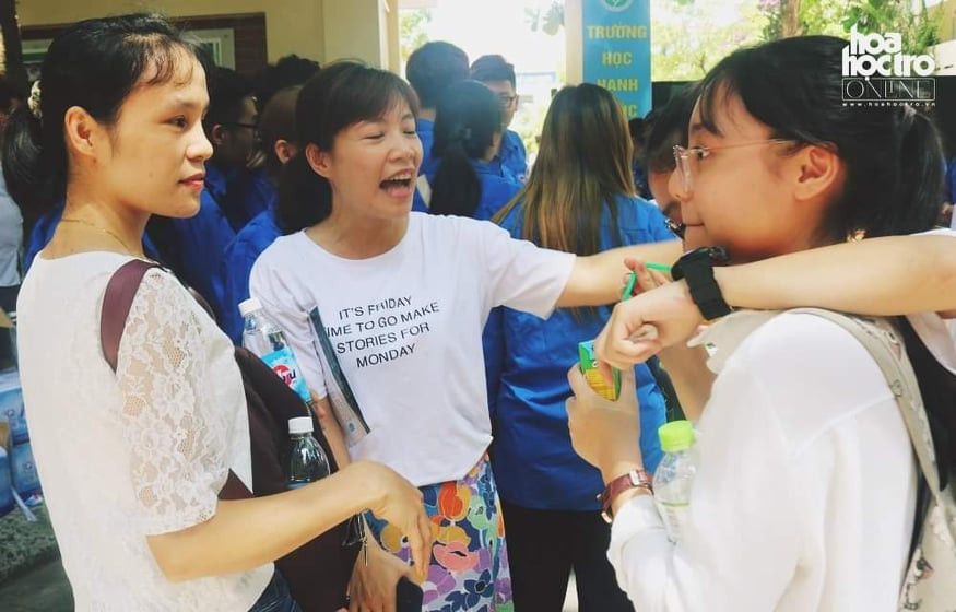 Đáp án và nhận định đề thi môn Tiếng Anh lớp 10 THPT tại Hà Nội năm 2020 ảnh 8