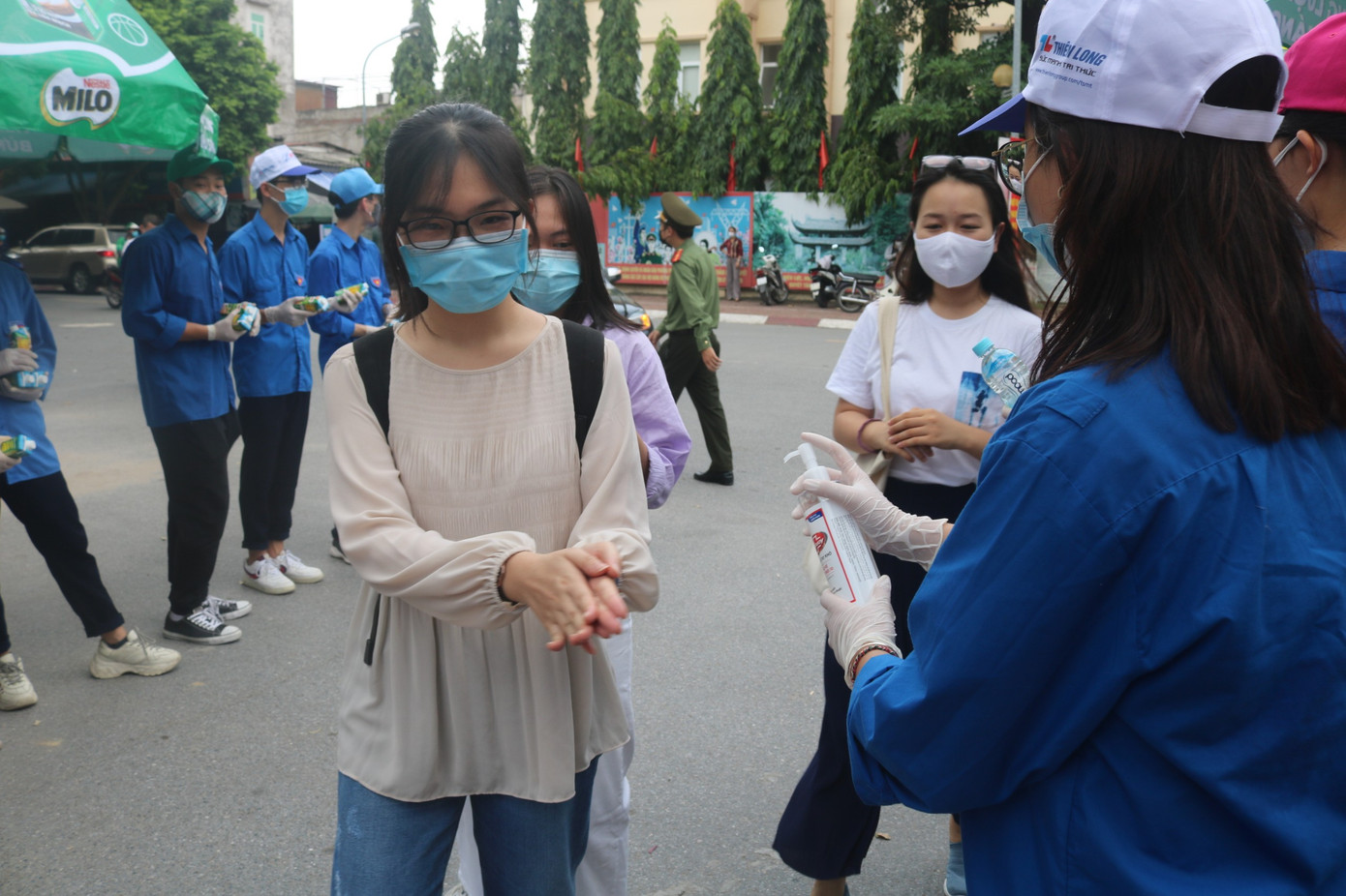 Gợi ý đáp án môn Toán thi Tốt nghiệp THPT 2020: Cùng chấm xem mình được mấy điểm! ảnh 13