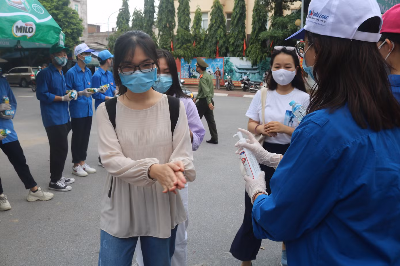 Gợi ý đáp án môn Toán thi Tốt nghiệp THPT 2020: Cùng chấm xem mình được mấy điểm! ảnh 13