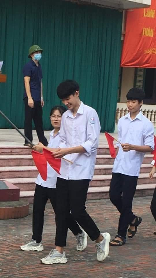 Mùa tựu trường, ngắm loạt ảnh những chàng trai năm ấy này có khiến bạn rung rinh? ảnh 2