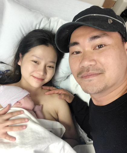 Trái ngược vẻ nghiêm túc lên hình, MC Quang Minh đăng clip 'lầy lội' gây sốt ảnh 4