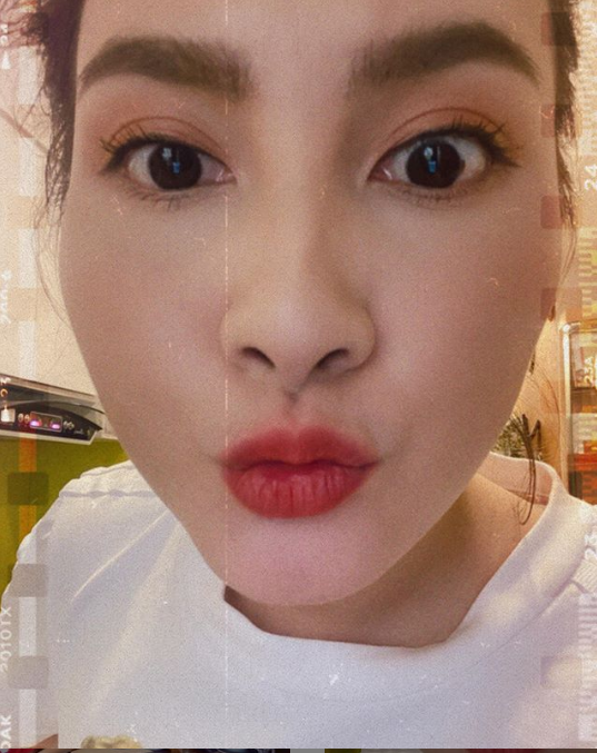 Tung ảnh quyến rũ bên bờ biển, diva Hồng Nhung trẻ đẹp tựa đôi mươi ảnh 9