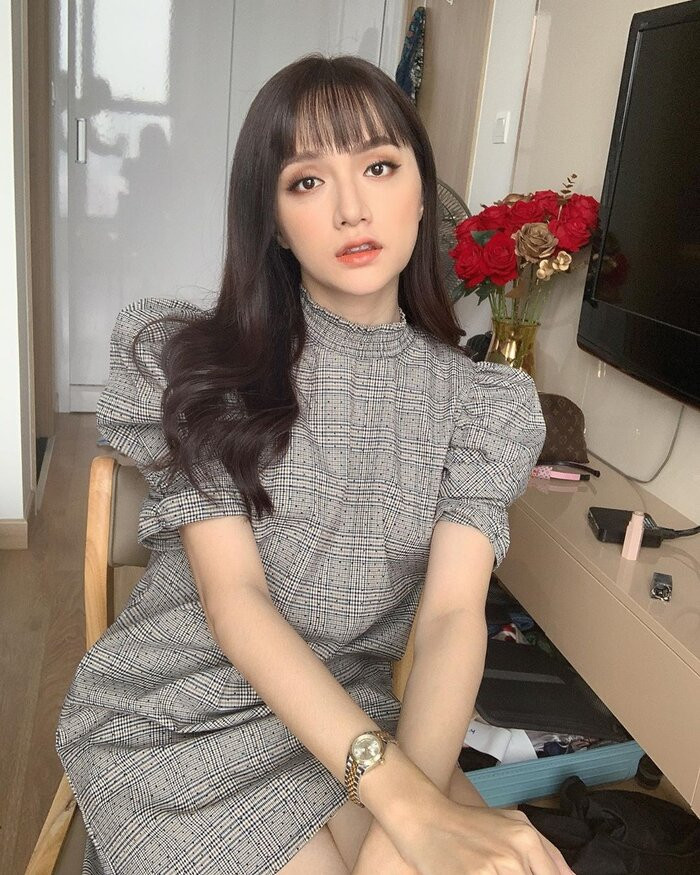 Trái ngược vẻ nghiêm túc lên hình, MC Quang Minh đăng clip 'lầy lội' gây sốt ảnh 10