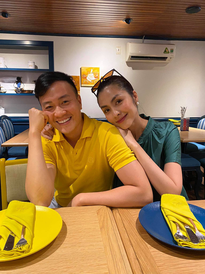 Choáng trước nhan sắc không tuổi của cặp đôi 'Bỗng dưng muốn khóc' sau 12 năm ảnh 1