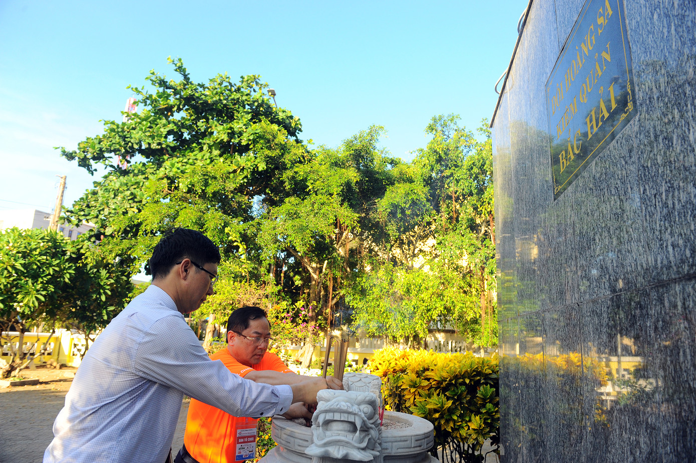 Dâng hương tượng đài đội Hoàng Sa kiêm quản Bắc Hải ảnh 6