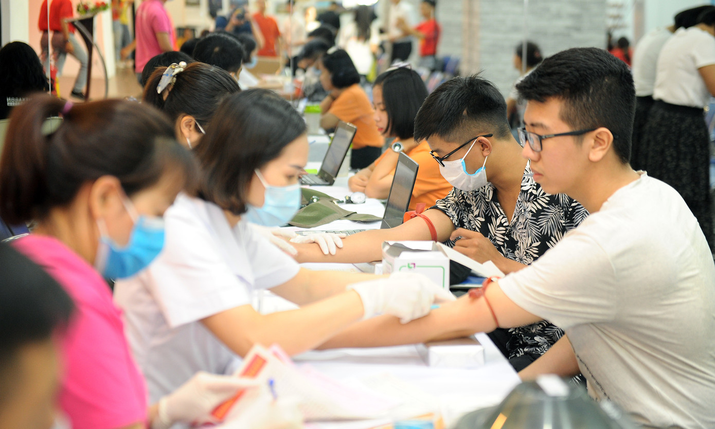 Rộn ràng ngày hội hiến máu Chủ nhật Đỏ tại Hà Nội ảnh 4