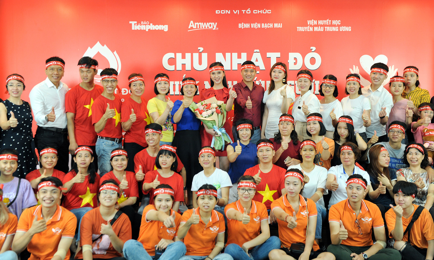 Rộn ràng ngày hội hiến máu Chủ nhật Đỏ tại Hà Nội ảnh 15