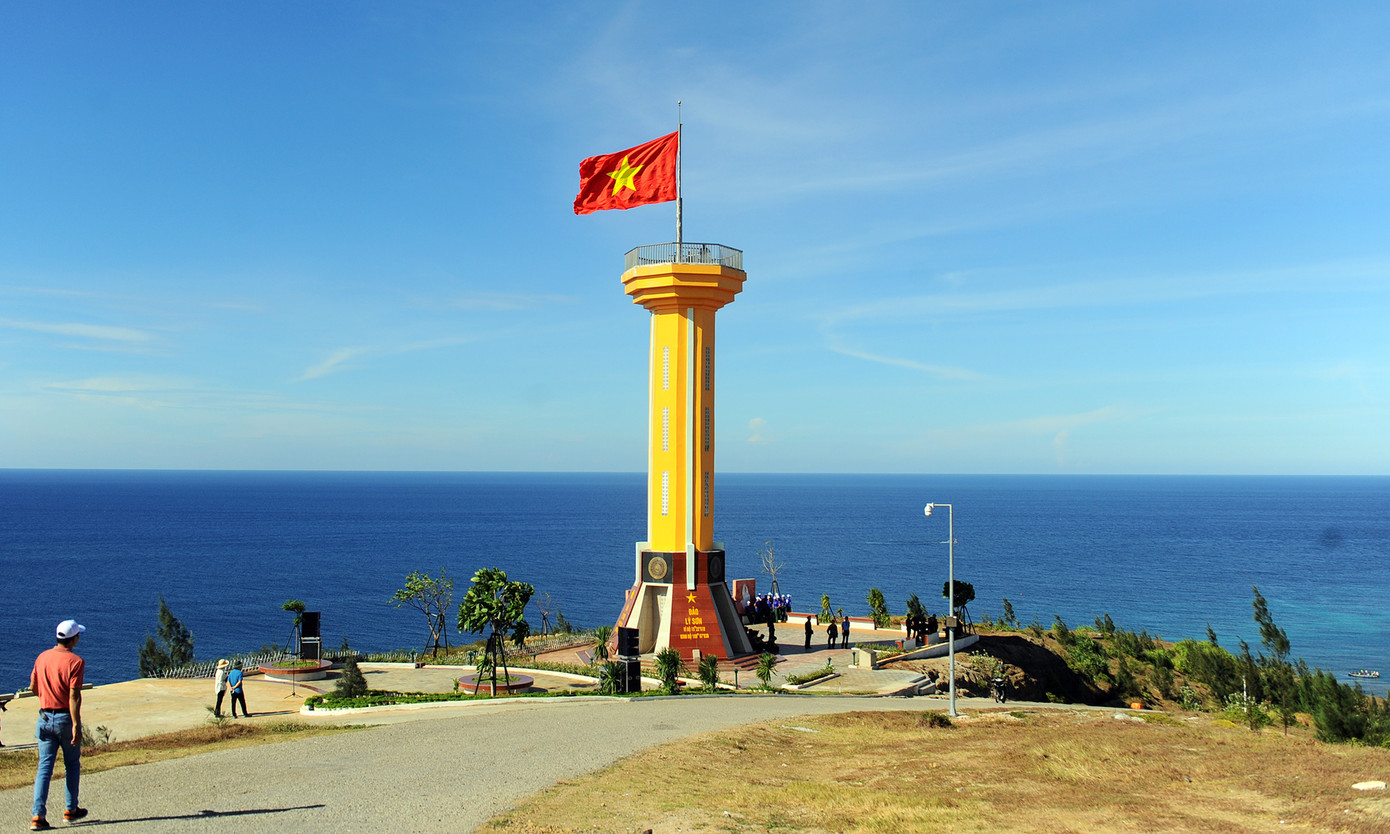 Tiền Phong Marathon: Cột cờ chủ quyền đặc biệt trên đảo Lý Sơn ảnh 2
