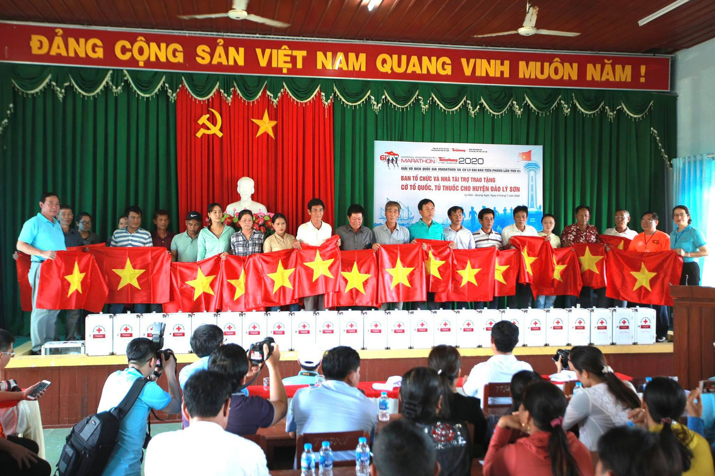 Tiếp sức ngư dân Lý Sơn vươn khơi bám biển, bảo vệ chủ quyền ảnh 6