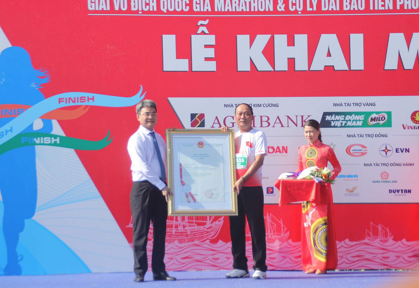 Tiền Phong Marathon vươn tầm thành một sự kiện lớn về biển đảo ảnh 9