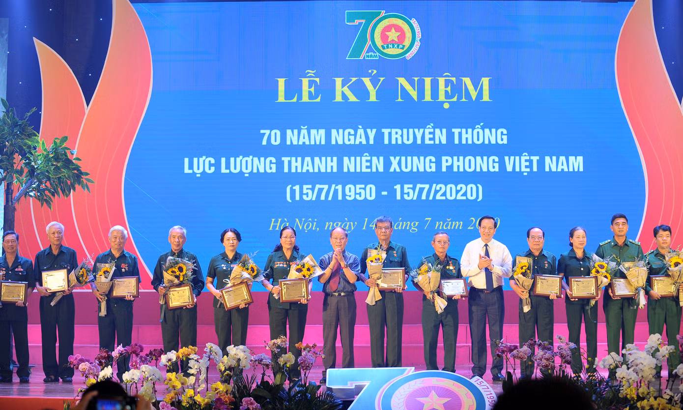 Trong những dấu mốc lịch sử Việt Nam đều có Lực lượng TNXP ảnh 15
