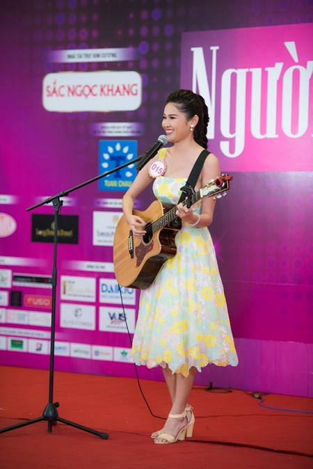 Á hậu Thuỳ Dung cover ca khúc 'Việt Nam ơi! Đánh bay COVID!' ảnh 1