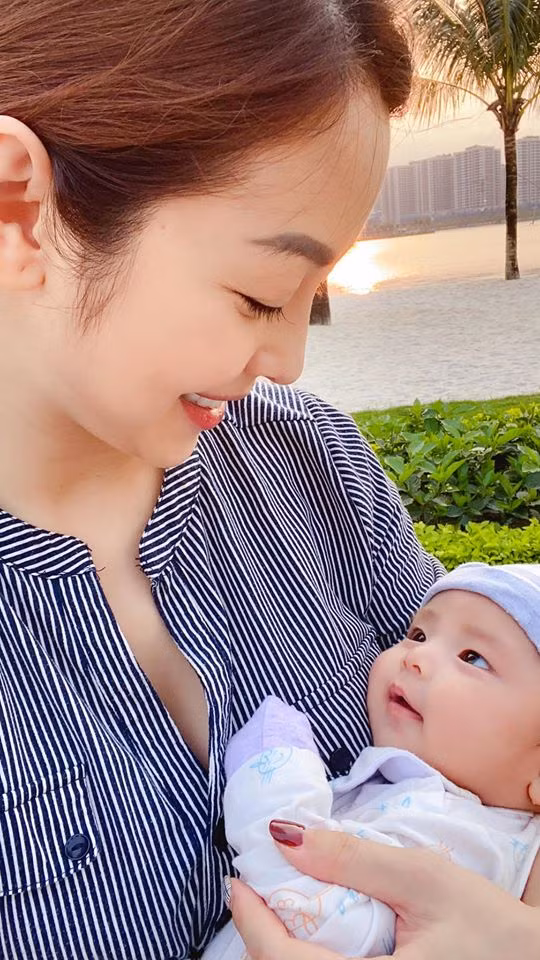 Jennifer Phạm giảm 15 kg, tự tin mặc bikini khoe dáng nóng bỏng trước gương ảnh 2