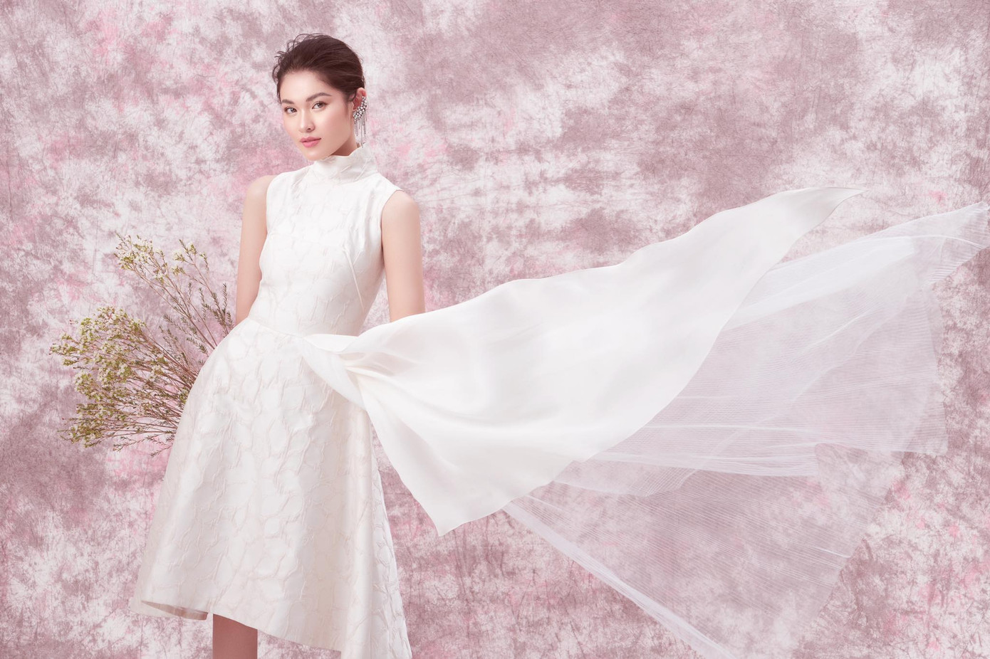 Á hậu Thuỳ Dung cover ca khúc 'Việt Nam ơi! Đánh bay COVID!' ảnh 5