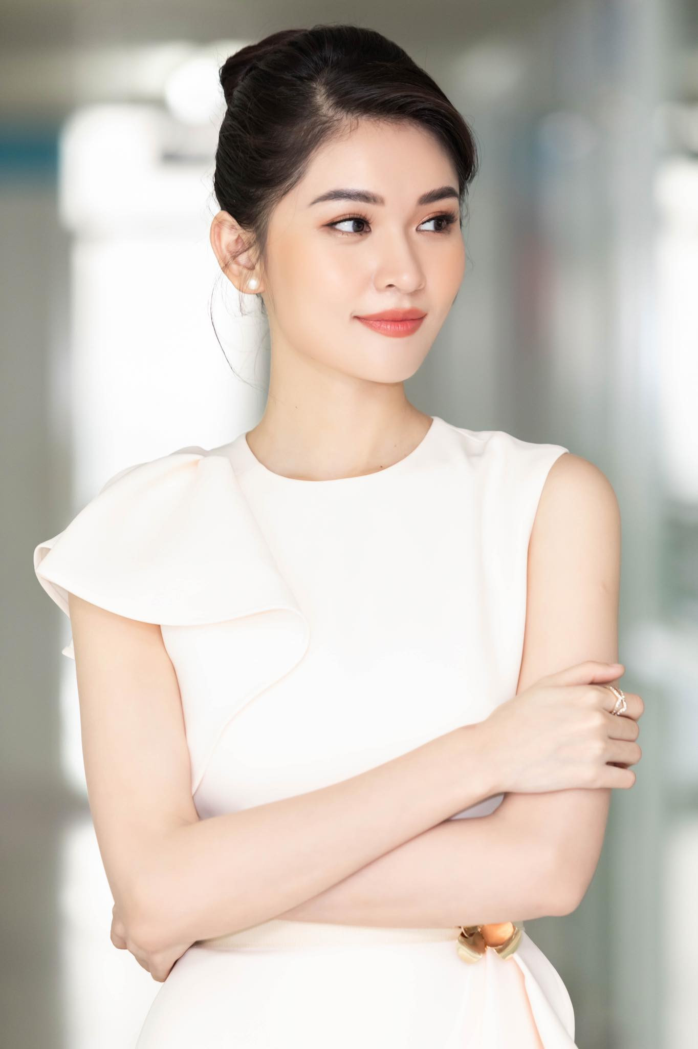 Á hậu Thuỳ Dung cover ca khúc 'Việt Nam ơi! Đánh bay COVID!' ảnh 2