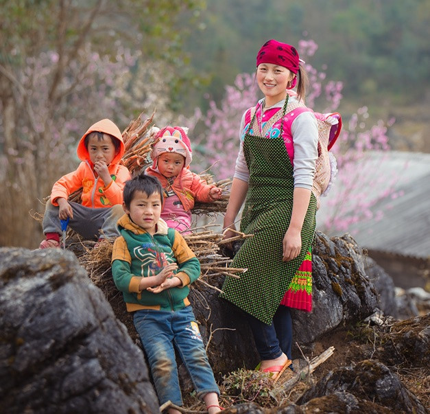 Bà mẹ 19 tuổi người Mông có nụ cười rạng rỡ ở Đồng Văn ảnh 6