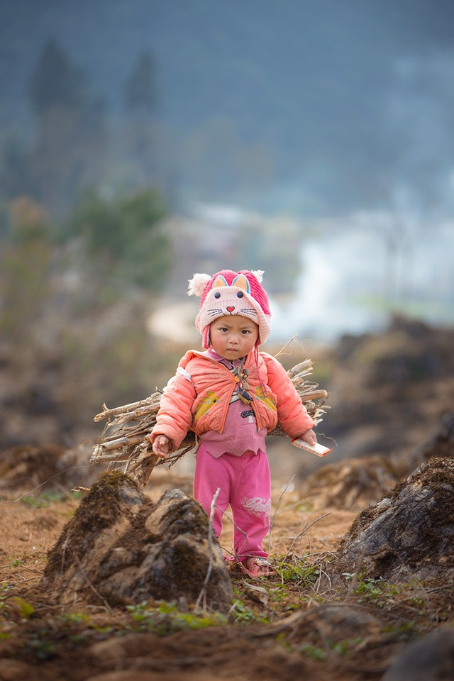 Bà mẹ 19 tuổi người Mông có nụ cười rạng rỡ ở Đồng Văn ảnh 4