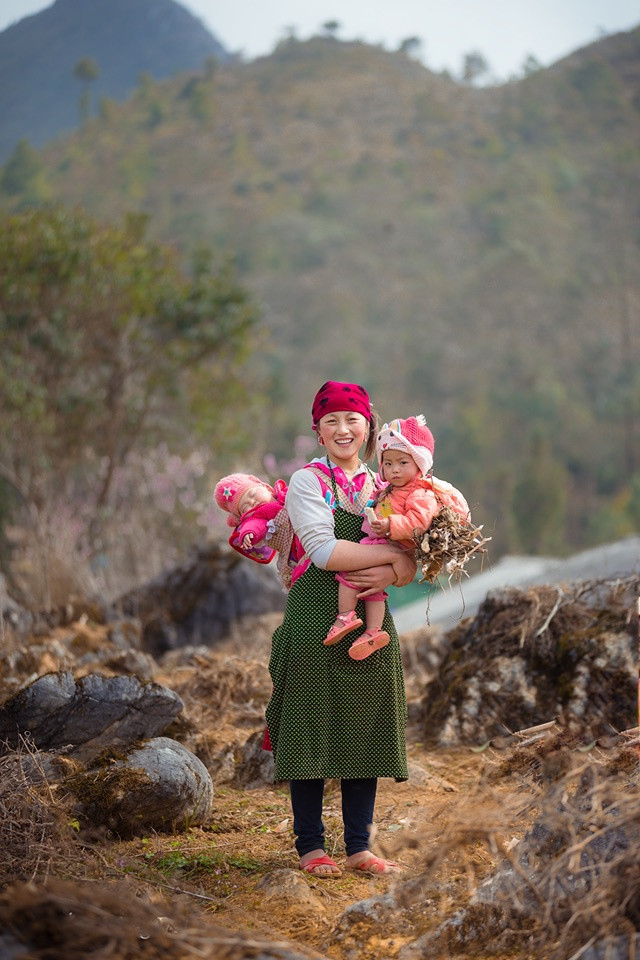 Bà mẹ 19 tuổi người Mông có nụ cười rạng rỡ ở Đồng Văn ảnh 7