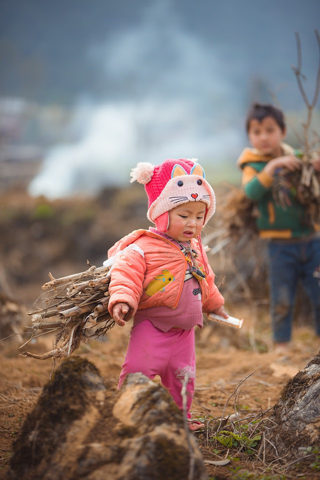 Bà mẹ 19 tuổi người Mông có nụ cười rạng rỡ ở Đồng Văn ảnh 5