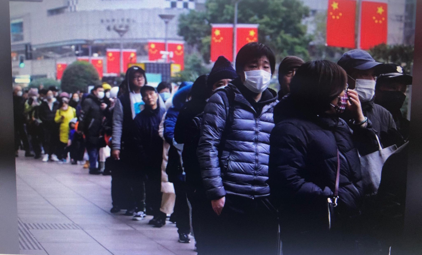 Trung Quốc đóng cửa khu vui chơi Disneyland giữa 'bão' virus corona ảnh 1