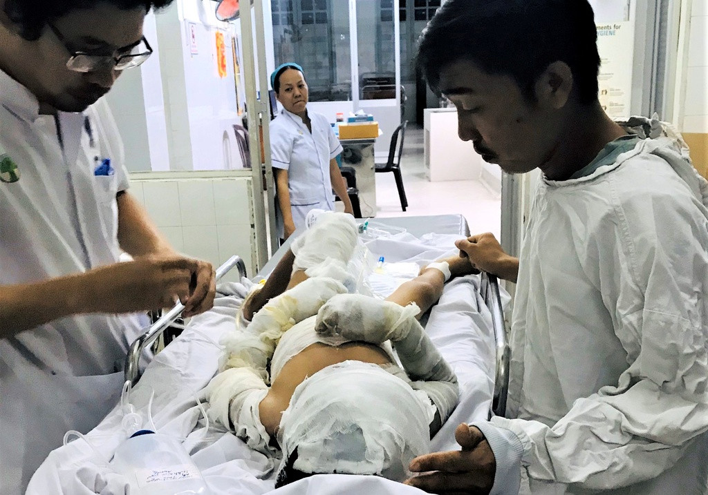 Cha bé trai bị dì tưới xăng thiêu sống dã man: 'Sao nó ác thế?' ảnh 2