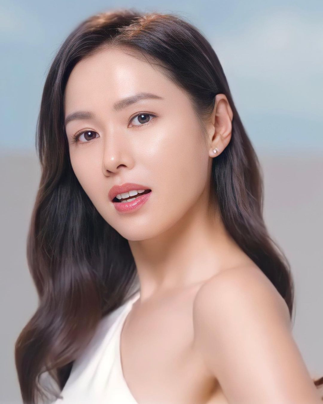 Người đẹp phim 'Hạ cánh nơi anh' U40 trẻ đẹp như nữ thần mùa xuân ảnh 7