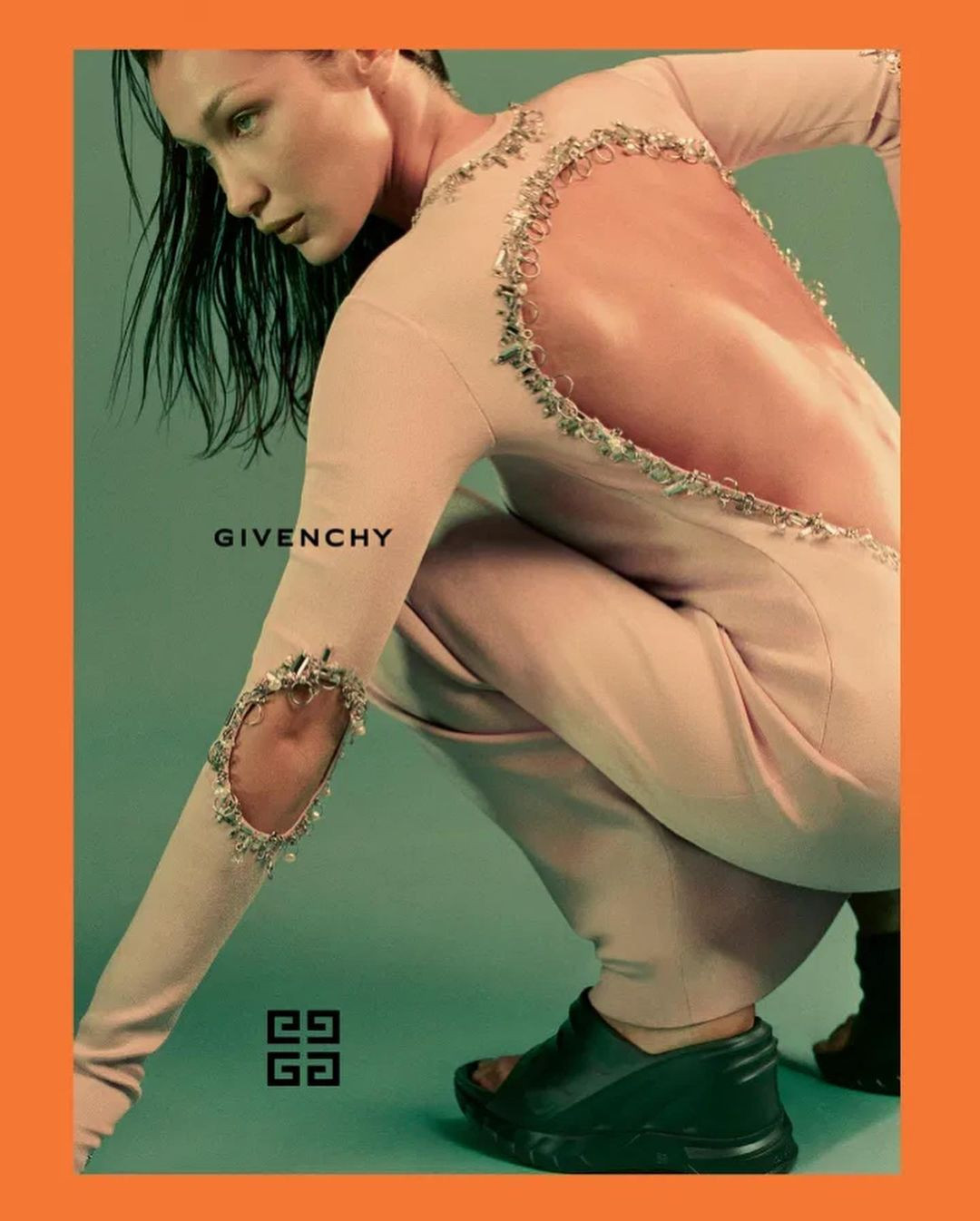 Bella Hadid khoe đường cong siêu mẫu ảnh 5