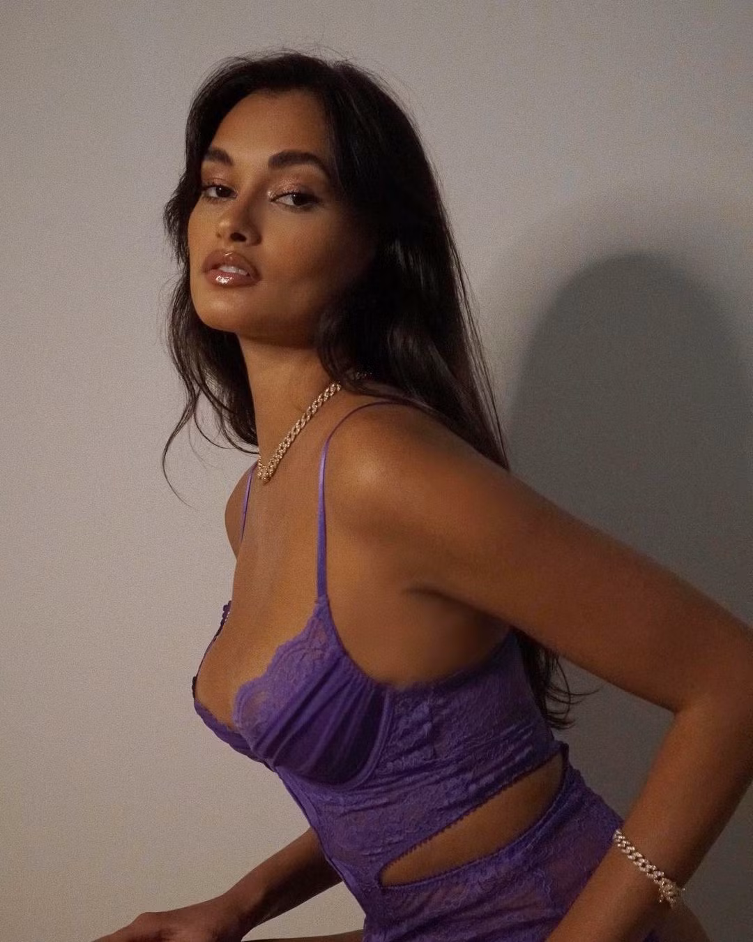 Nàng mẫu Brazil Gizele Oliveira xinh đẹp với nội y Valentine ảnh 2