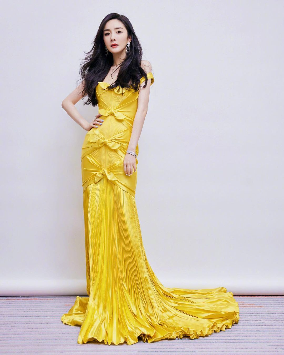 Dương Mịch bất ngờ gợi cảm trẻ đẹp như đôi mươi ảnh 8