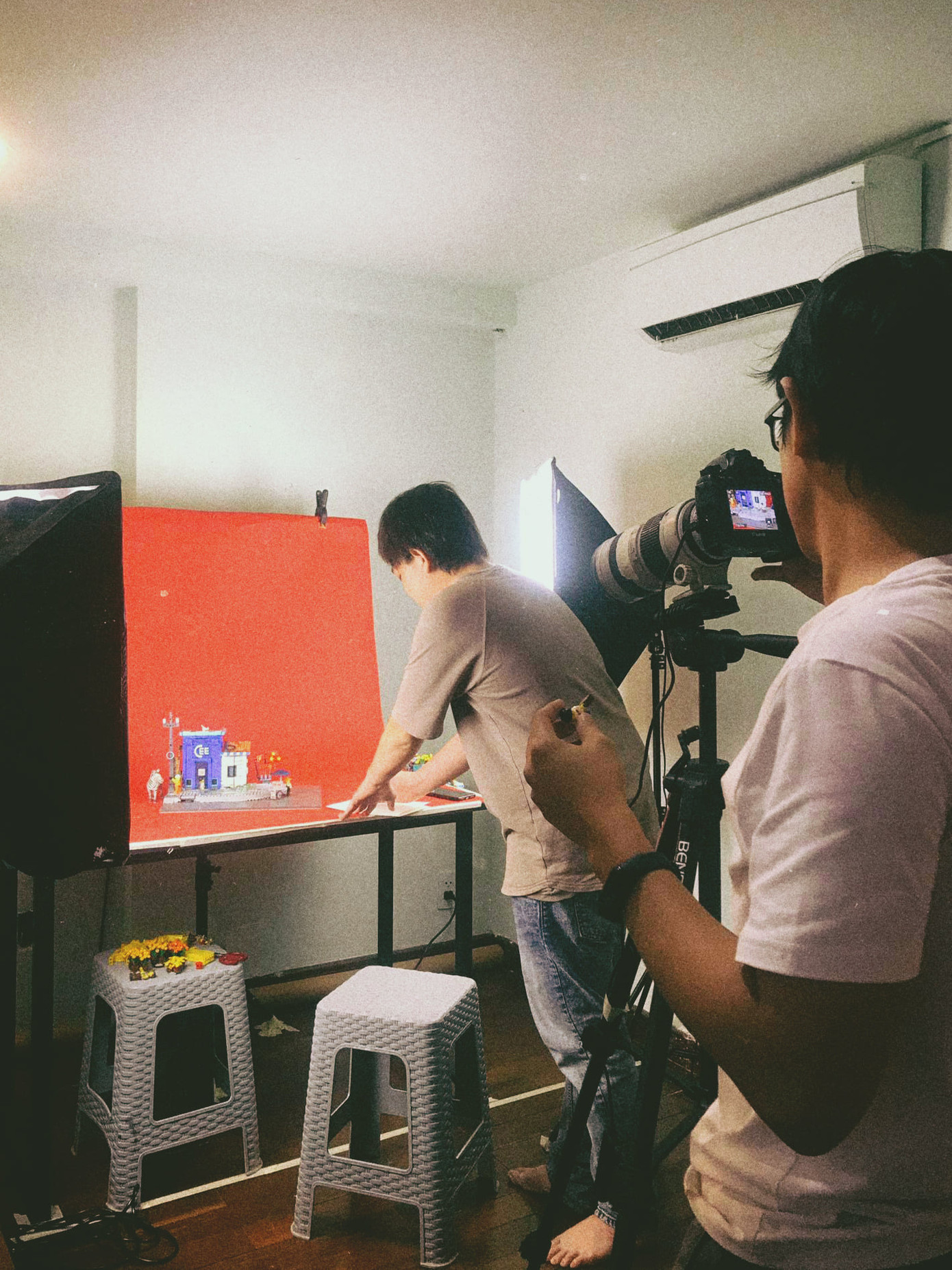 Chàng trai 9x ở TPHCM làm mâm cỗ Tết bằng Lego sống động như thật ảnh 11