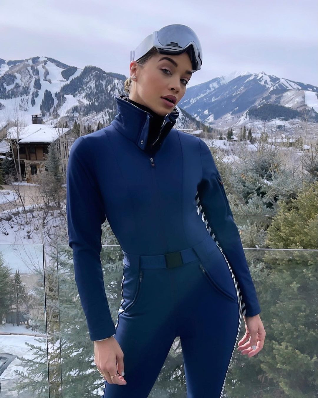 Người mẫu nóng bỏng Jasmine Sanders mặc bikini trượt tuyết ảnh 6