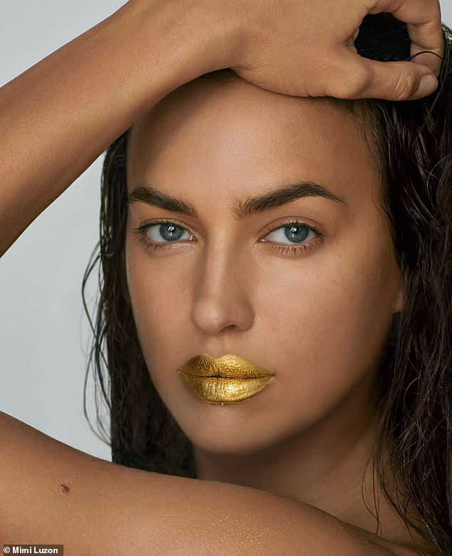 Irina Shayk táo bạo trong ảnh nude, đắp vàng trên môi ảnh 3