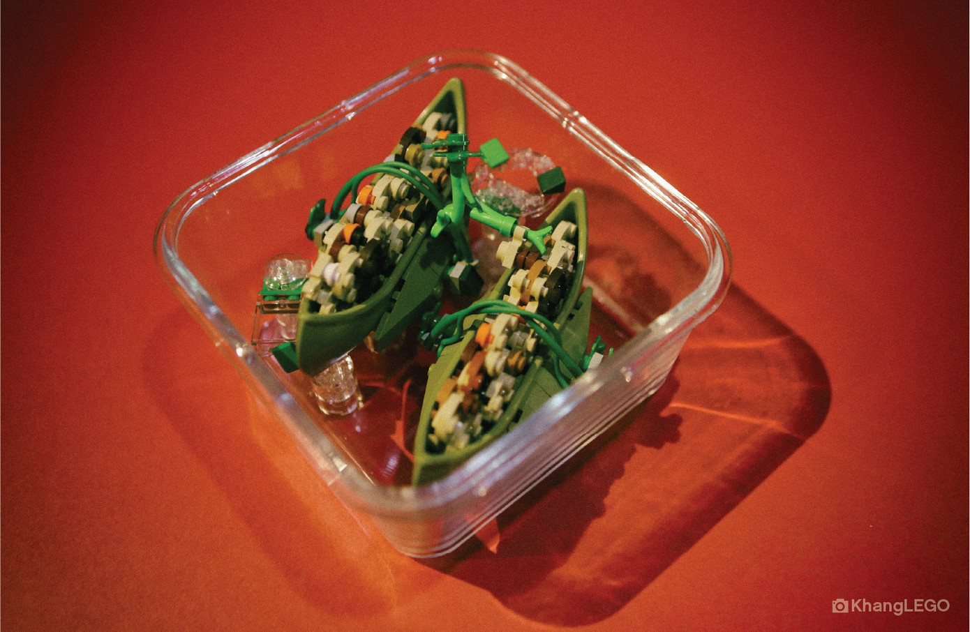 Chàng trai 9x ở TPHCM làm mâm cỗ Tết bằng Lego sống động như thật ảnh 6