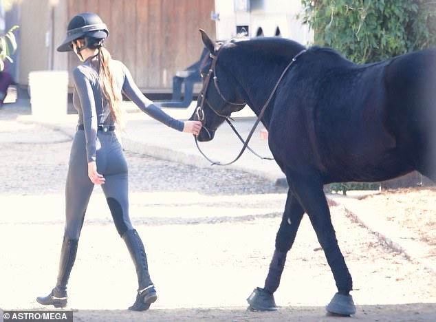 Siêu mẫu đắt giá nhất thế giới quá đẹp và gợi cảm ảnh 9